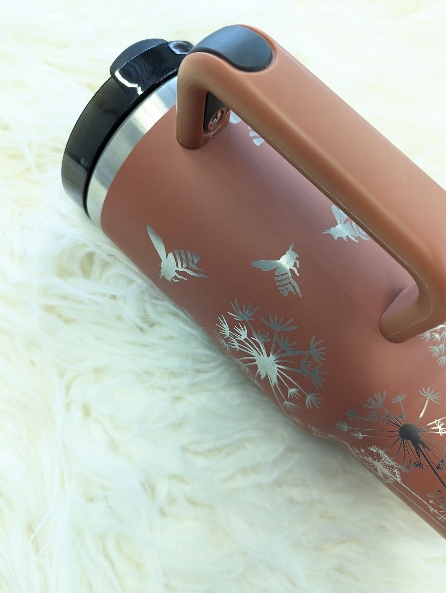 Dandelion and Bumblebee Pattern engraved 40 oz insulated stainless steel tumbler